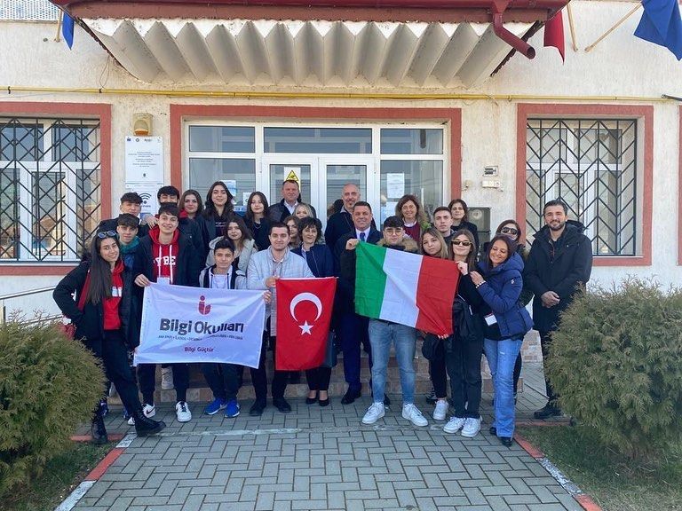 Erasmus+ Digital Citizenship projesi ile Romanya/ Tiglene giden rencilerimiz eitli aktiviteler ile keyifli vakit geirdi.