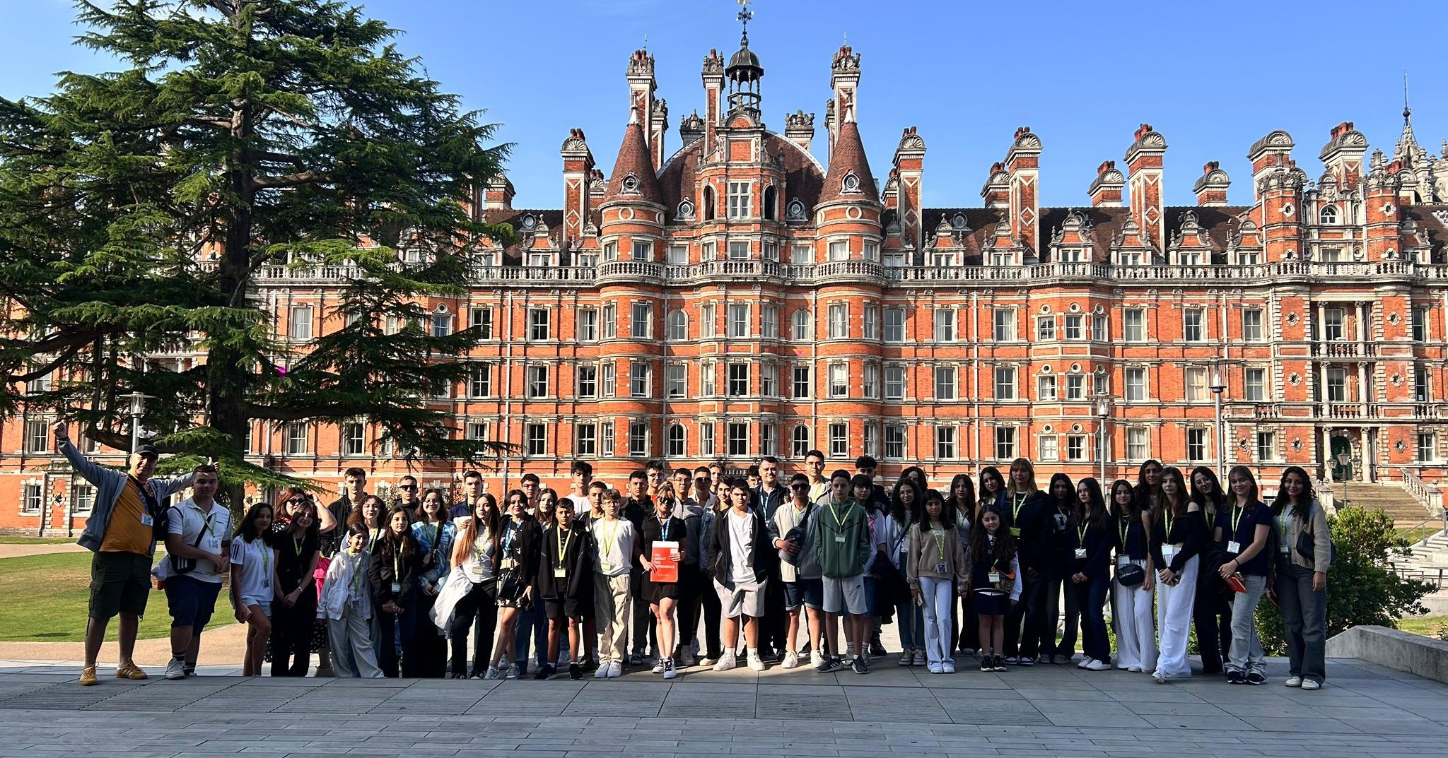 Yaz okulu ser�venimiz Royal Holloway University�de ba�lad�